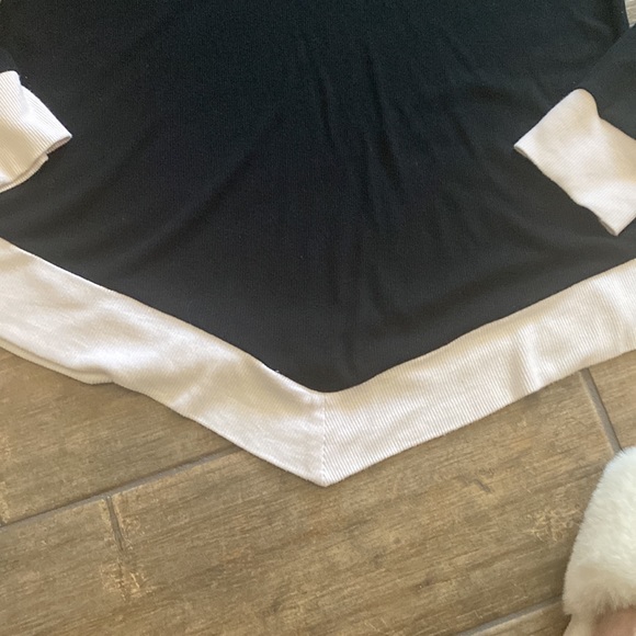 INC International Concepts Black and White Top - Large - Picture 4 of 5